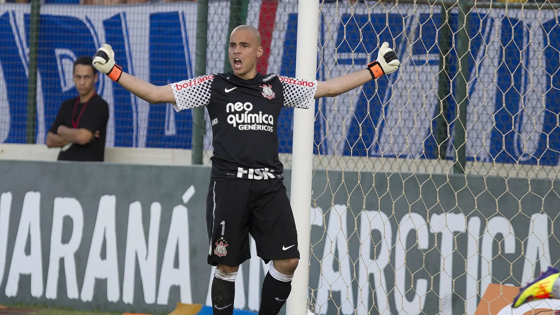 Júlio César, ex-Corinthians, elege o melhor goleiro da atualidade