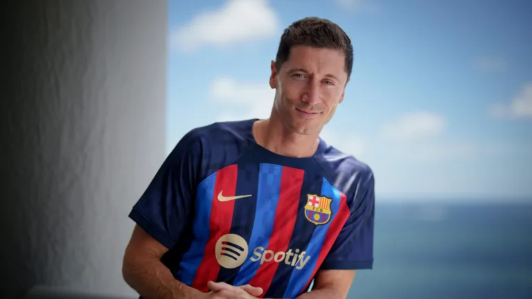 Lewandowski ‘descarta’ Romário e elege brasileiro como melhor atacante da história