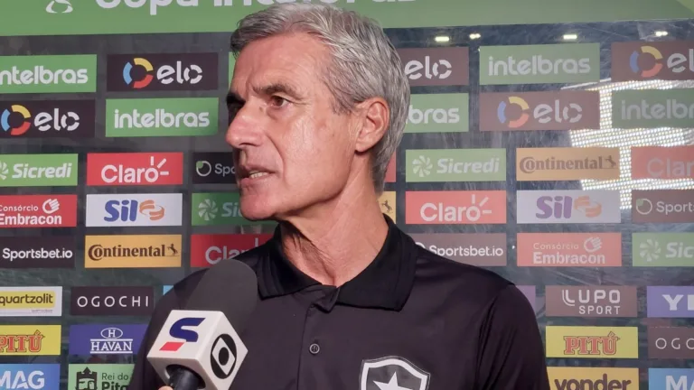 No radar de Atlético-MG e Grêmio, veja o salário pedido por Luís Castro