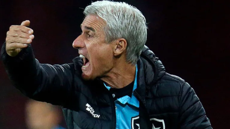 Atlético-MG pode perder Luís Castro por papelada do Al Nassr