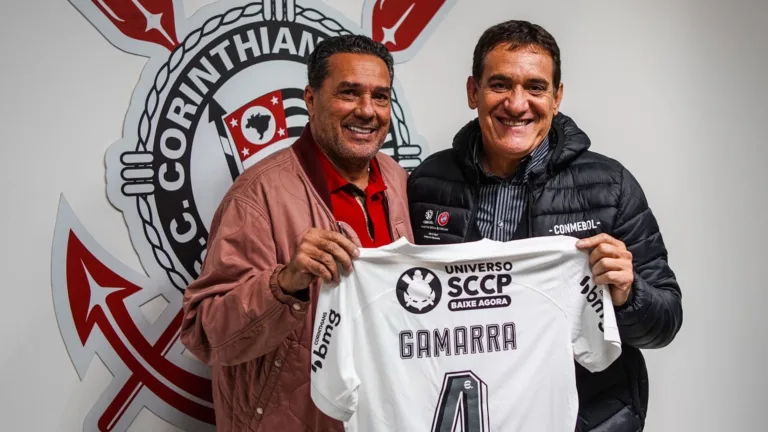 Gamarra, ex-Corinthians e Palmeiras, diz quais zagueiros jogaram mais que ele