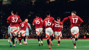 Manchester United quer encerrar 2024 vencendo e esquecendo a crise (Foto: Divulgação/MUFC)