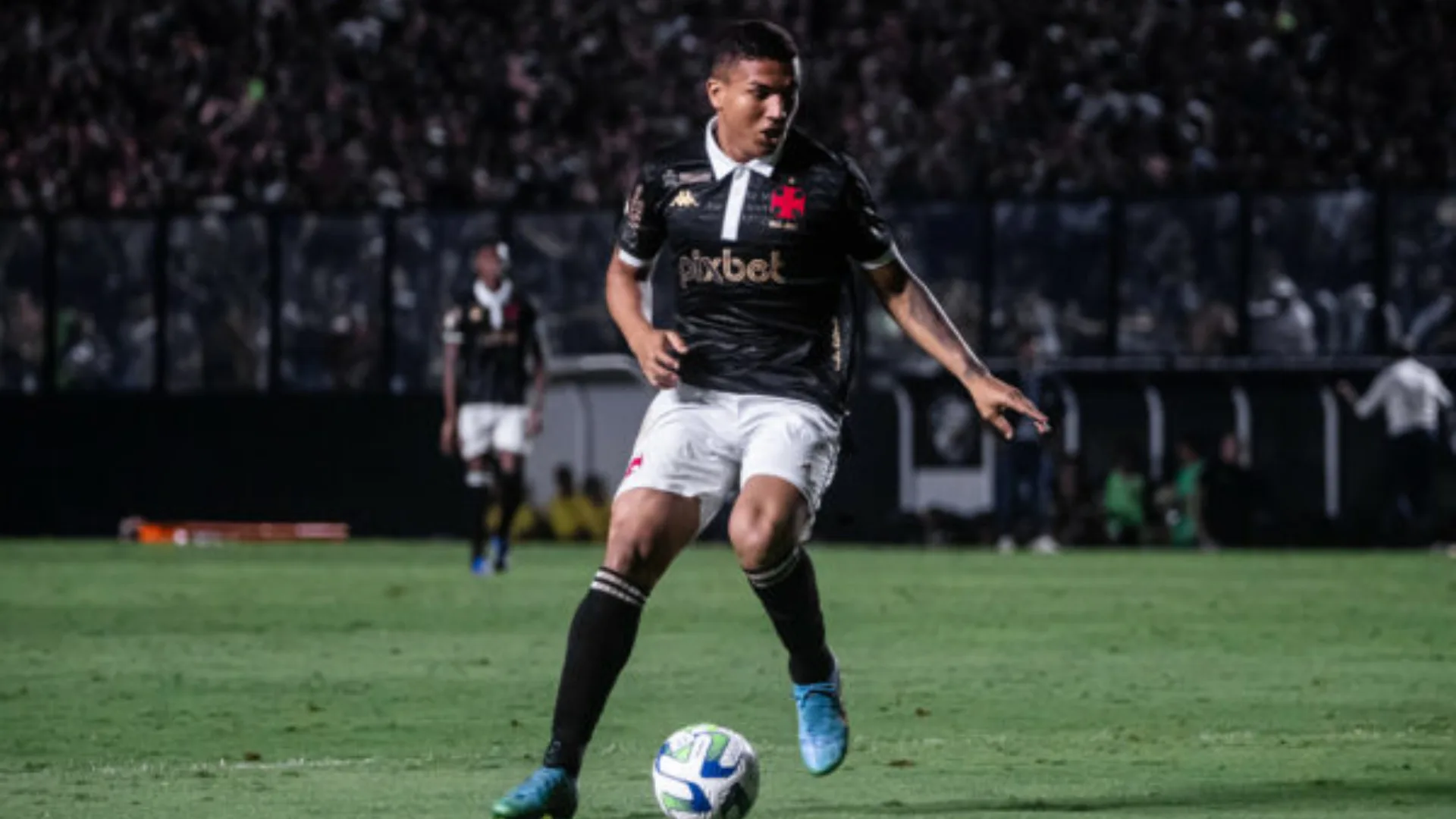 Vasco divulga valor para negociação de Mateus Carvalho, diz Nicola