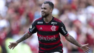 Michael brilha e Flamengo vence o Internacional no Brasileirão 2024