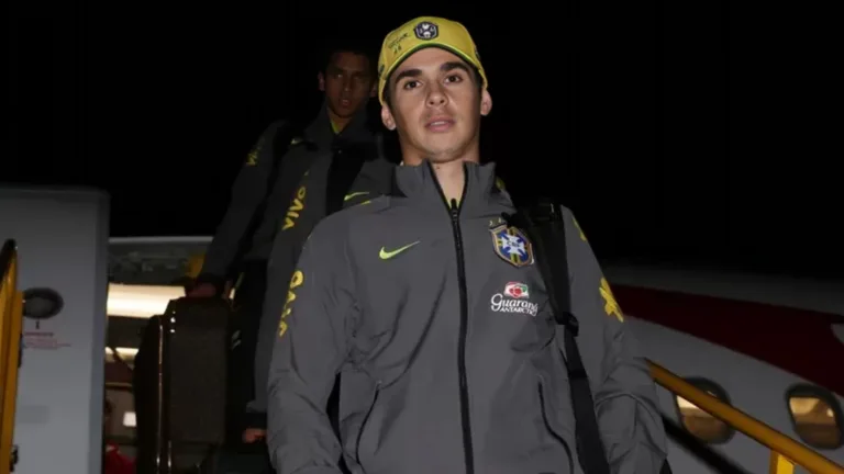 Oscar vai ganhar terceiro maior salário do Brasil no SPFC; veja cifras