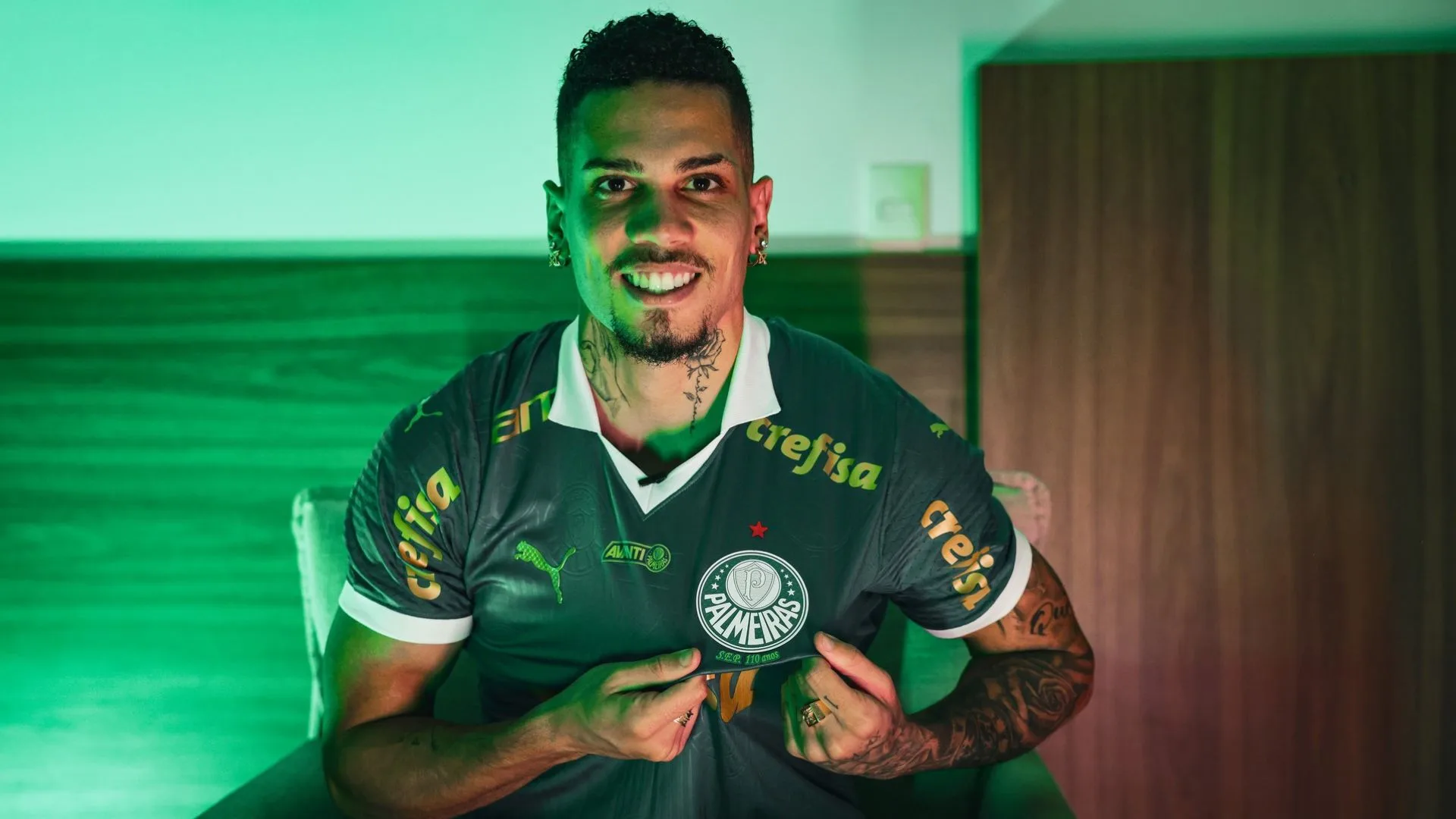 Paulinho, ex-Atlético-MG, acerta com o Palmeiras até 2029