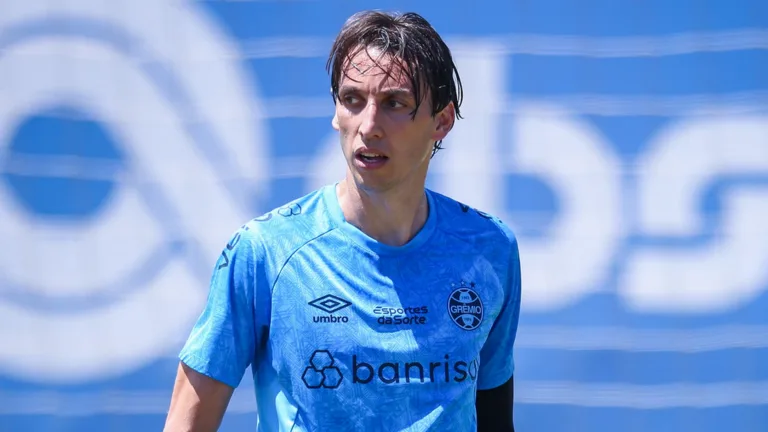 Geromel, do Grêmio, aponta ex-jogador da seleção brasileira que foi sua inspiração