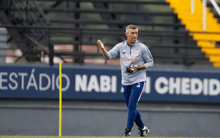 Grêmio ainda conversa com Pedro Caixinha e espera definição para os próximos dias