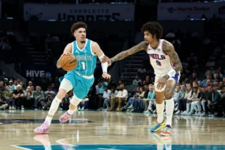 Philadelphia 76ers x Charlotte Hornets