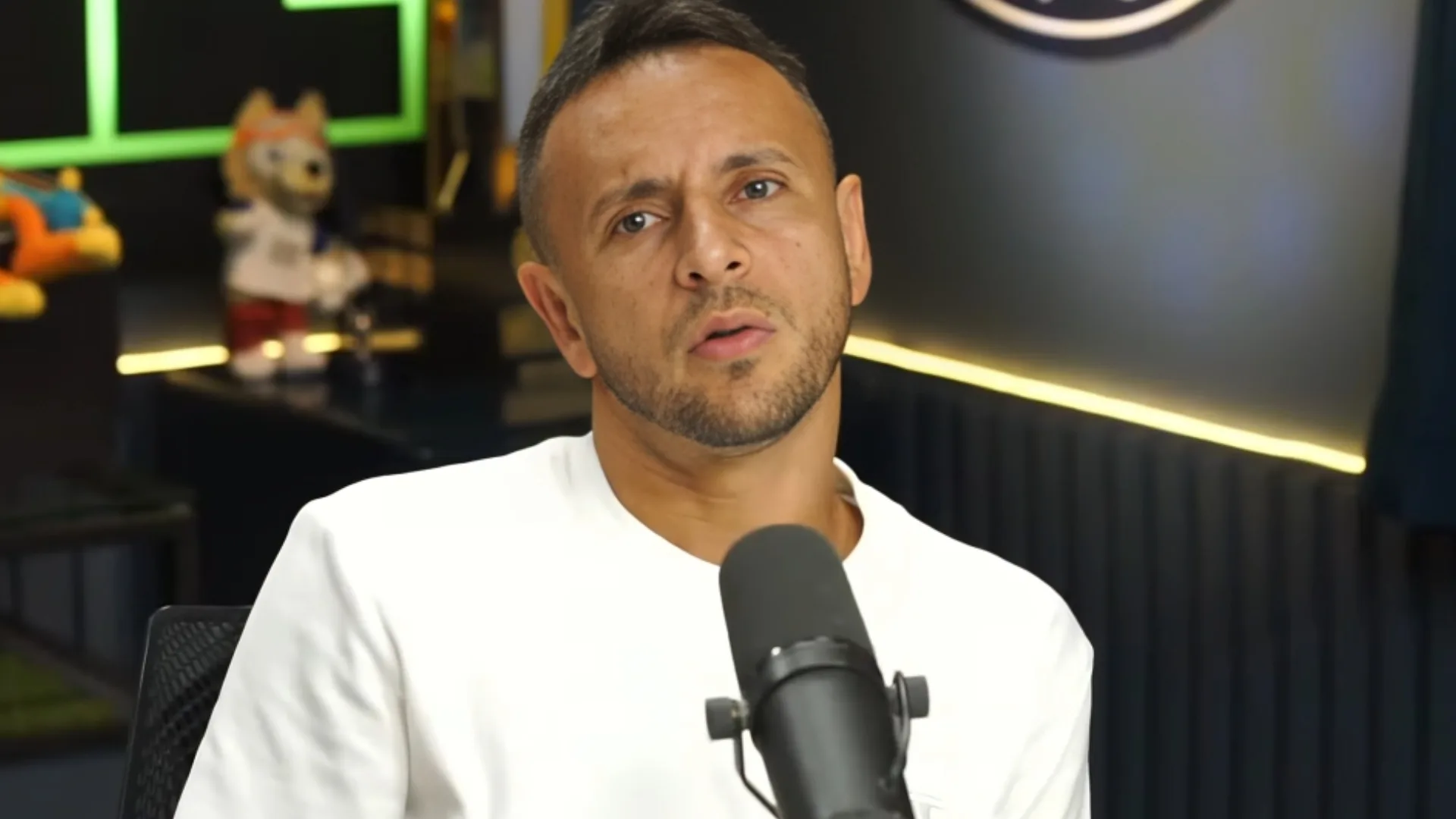 Rafinha, do SPFC, ‘ignora’ Flamengo e crava maior clube do Brasil: “Pressão gigante”