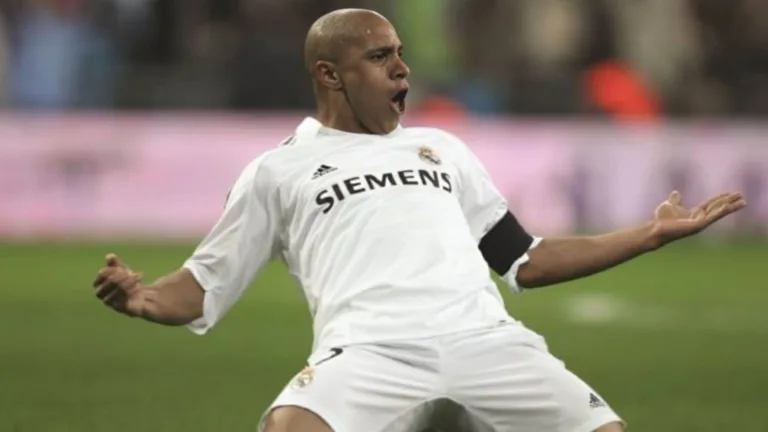 Roberto Carlos elege dois jogadores que “revolucionaram” posição de lateral no futebol