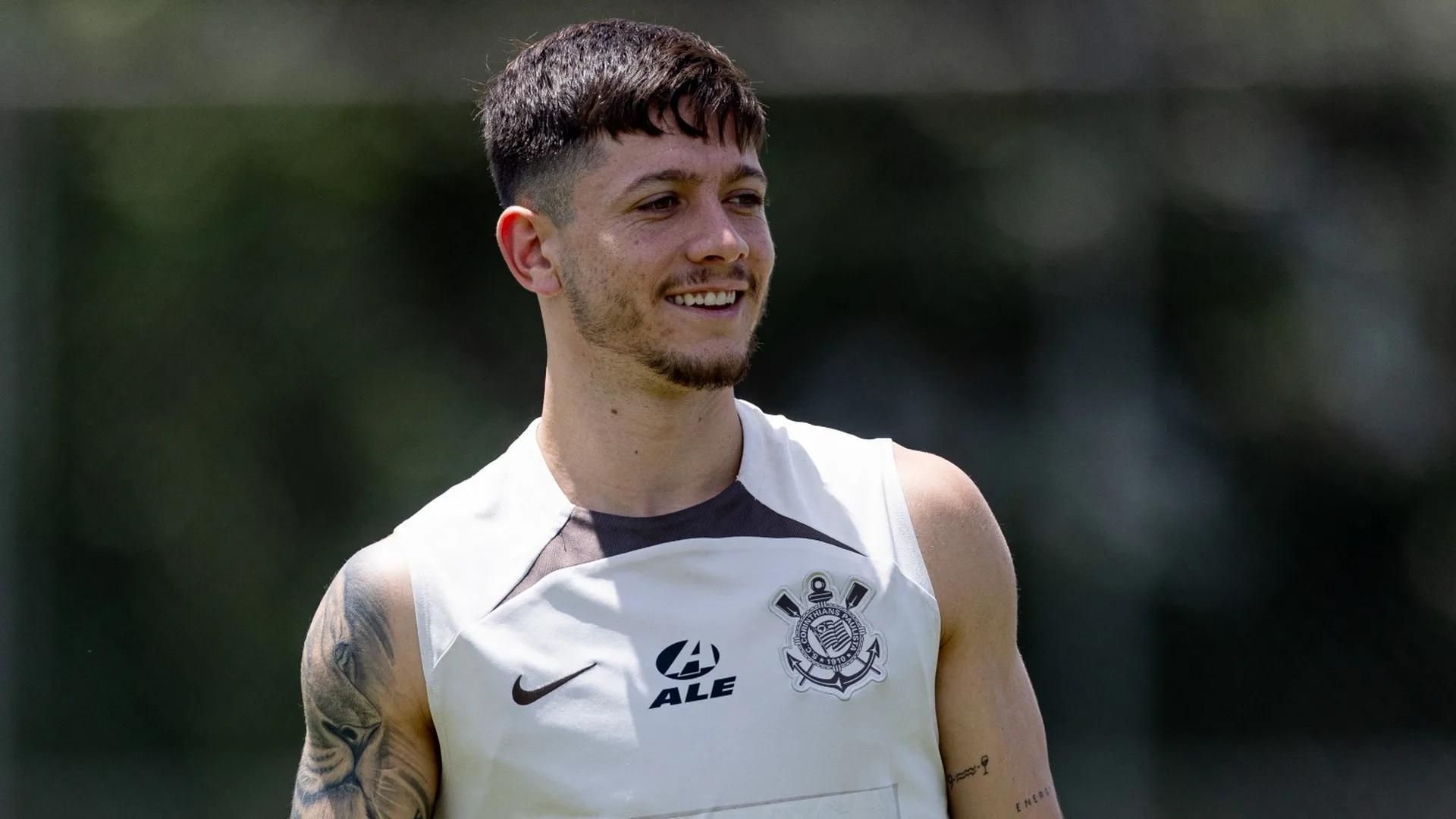 Rodrigo Garro, do Corinthians, nomeia jogador que admira no Brasil: “Craque”