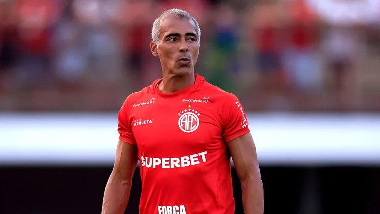 Romário elege maior negociação da história do futebol brasileiro: “Única”