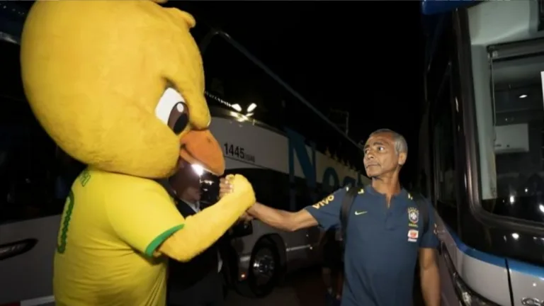 Romário elege camisa 9 ideal e sinaliza dois craques capazes de “salvar” a seleção