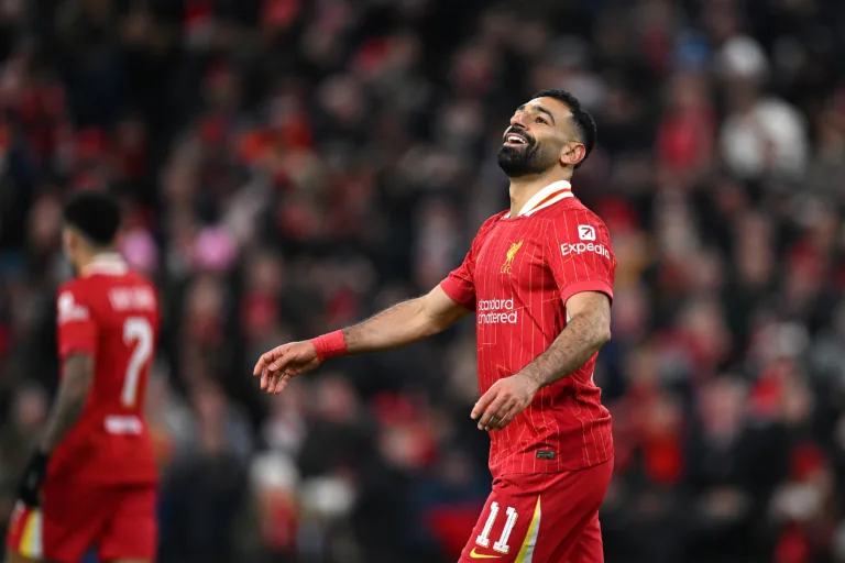 Torcedores se derretem por Salah em vitória do Liverpool: ‘Melhor do mundo’