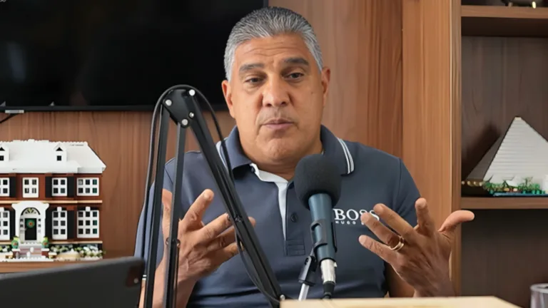 Silas crava time que ‘parou no tempo’ no futebol brasileiro: “Desarrumou”