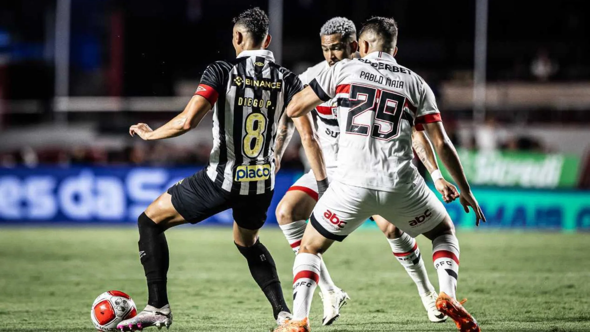 SPFC x Santos: quem tem mais títulos na história?