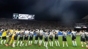 Torcedores do Corinthians opinam sobre primeiro ano da gestão Augusto Melo