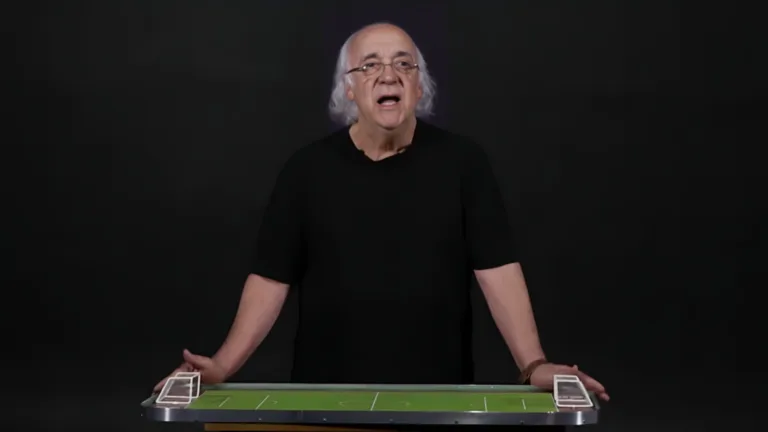 Tostão elege técnico que ‘dá aulas’ no futebol brasileiro