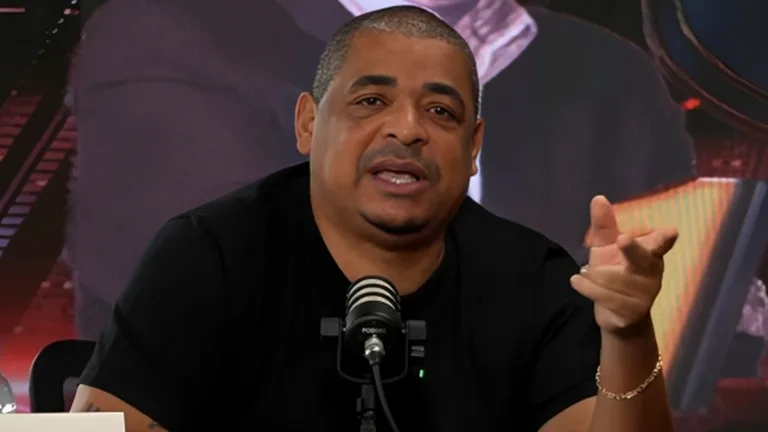 Vampeta surpreende e aponta o melhor zagueiro do Brasil hoje: “É mesmo”