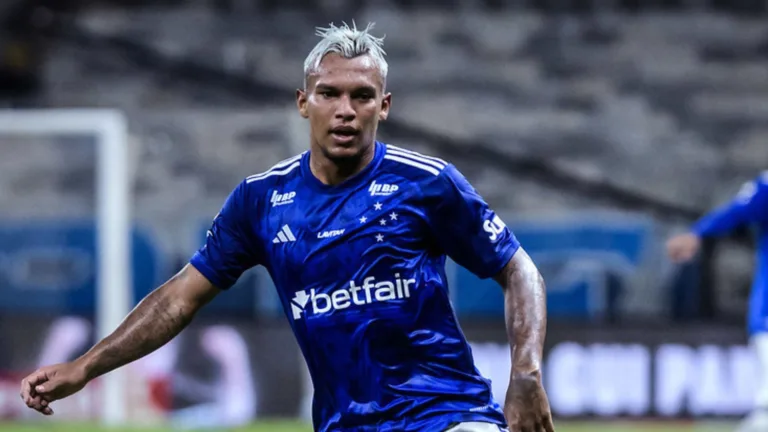 Com Gabigol e Dudu próximos, Cruzeiro indica saída de atacante