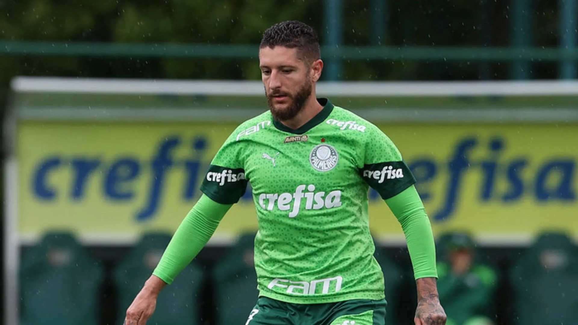 Santos já tem acordo verbal para fechar com volante do Palmeiras 