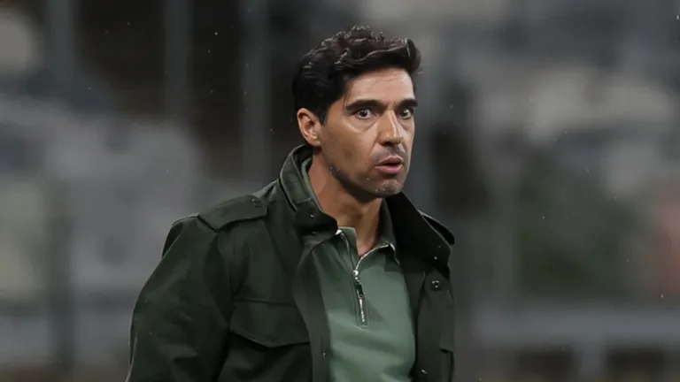 Zinho se assusta com preço de alvo do Palmeiras no mercado