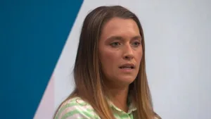 Ana Thaís define camisa 9 diferenciado no futebol brasileiro: “Muita técnica”