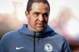 Na imagem, André Jardine em treinamento