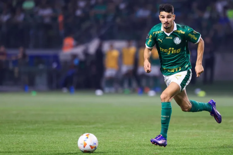 Artilheiro de 2024, Flaco López começa ano marcando? Veja odds para Palmeiras x Portuguesa