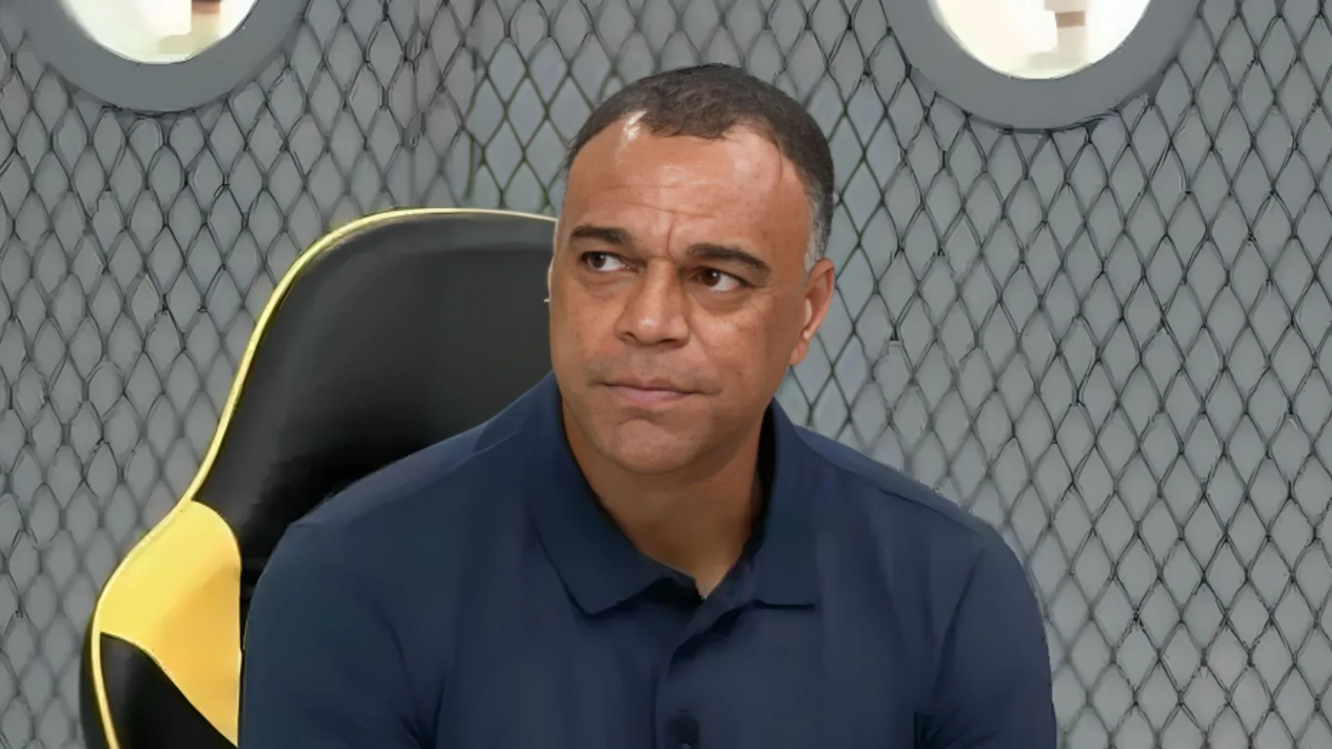 Band toma decisão importante sobre substituto de Denílson