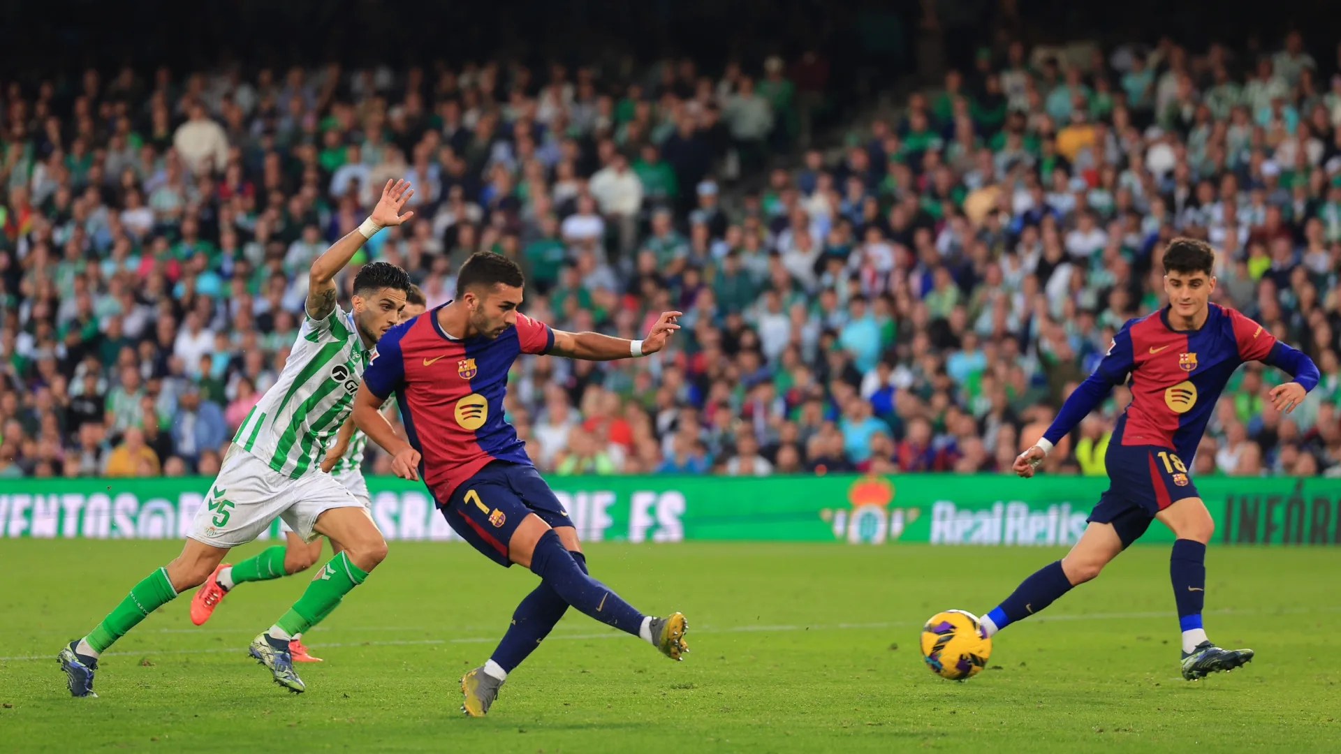 Barcelona goleia Real Betis e avança na Copa do Rei