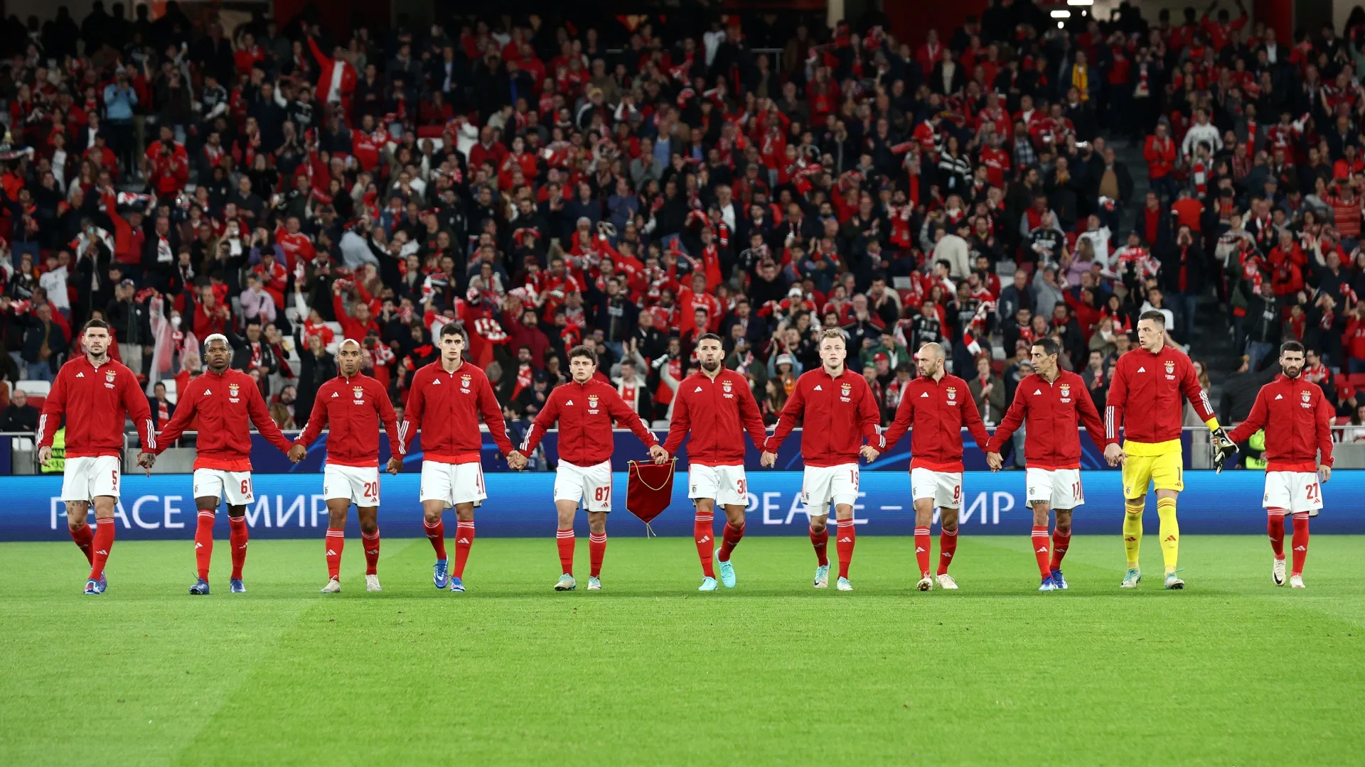 Benfica: veja a provável escalação contra o Barcelona hoje pela Champions League 