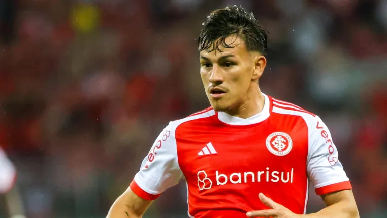 Bernabei, do Internacional, indica cinco jogadores como referência do futebol brasileiro