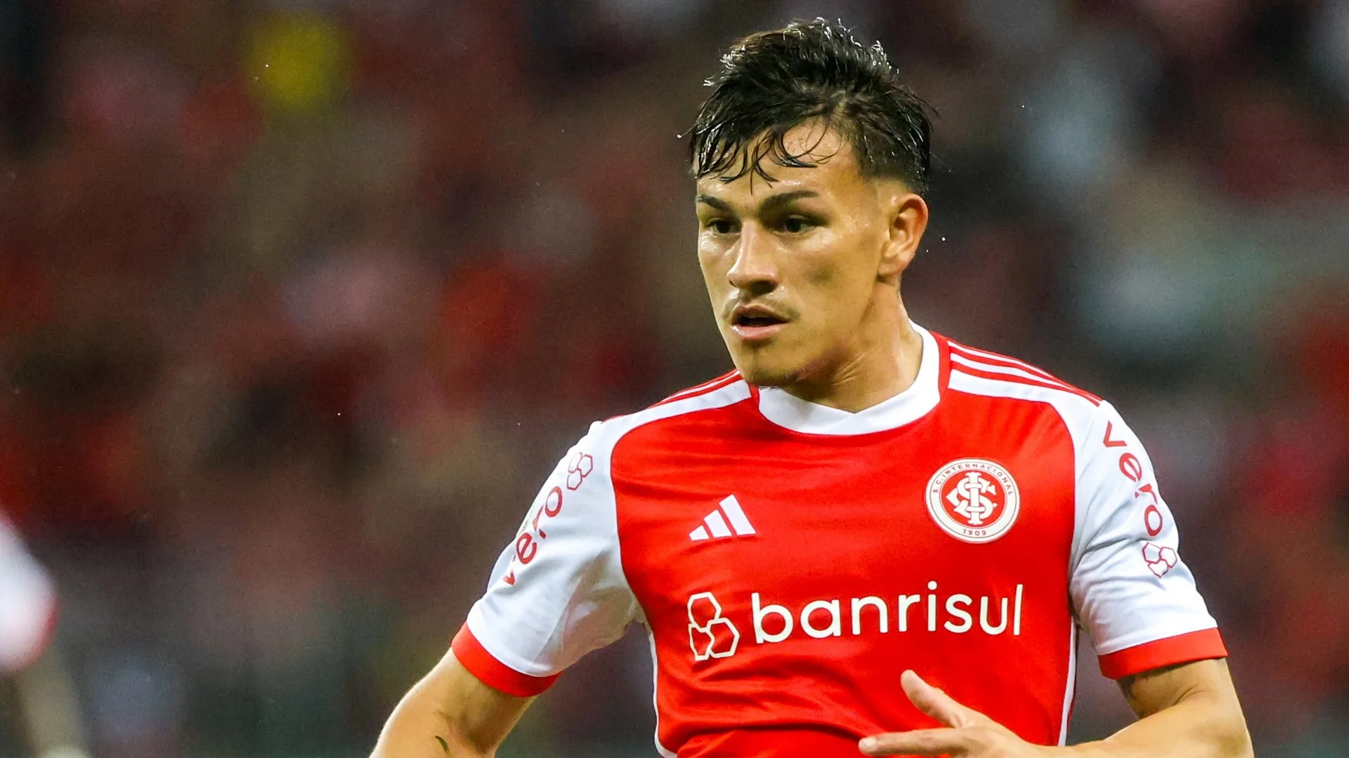 Roger Machado espera por Bernabei no duelo do Internacional contra o Ceará: “Deve estar à disposição”