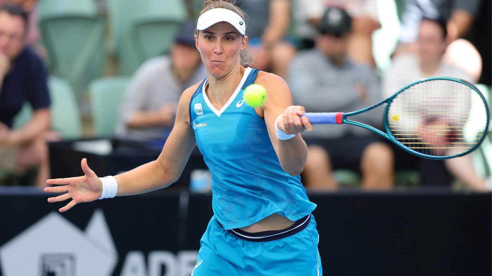 Bia Haddad perde em 63 minutos e se despede em Adelaide