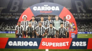 Com dois a mais e zagueiro rival no gol, Botafogo perde e deixa G4 do Cariocão
