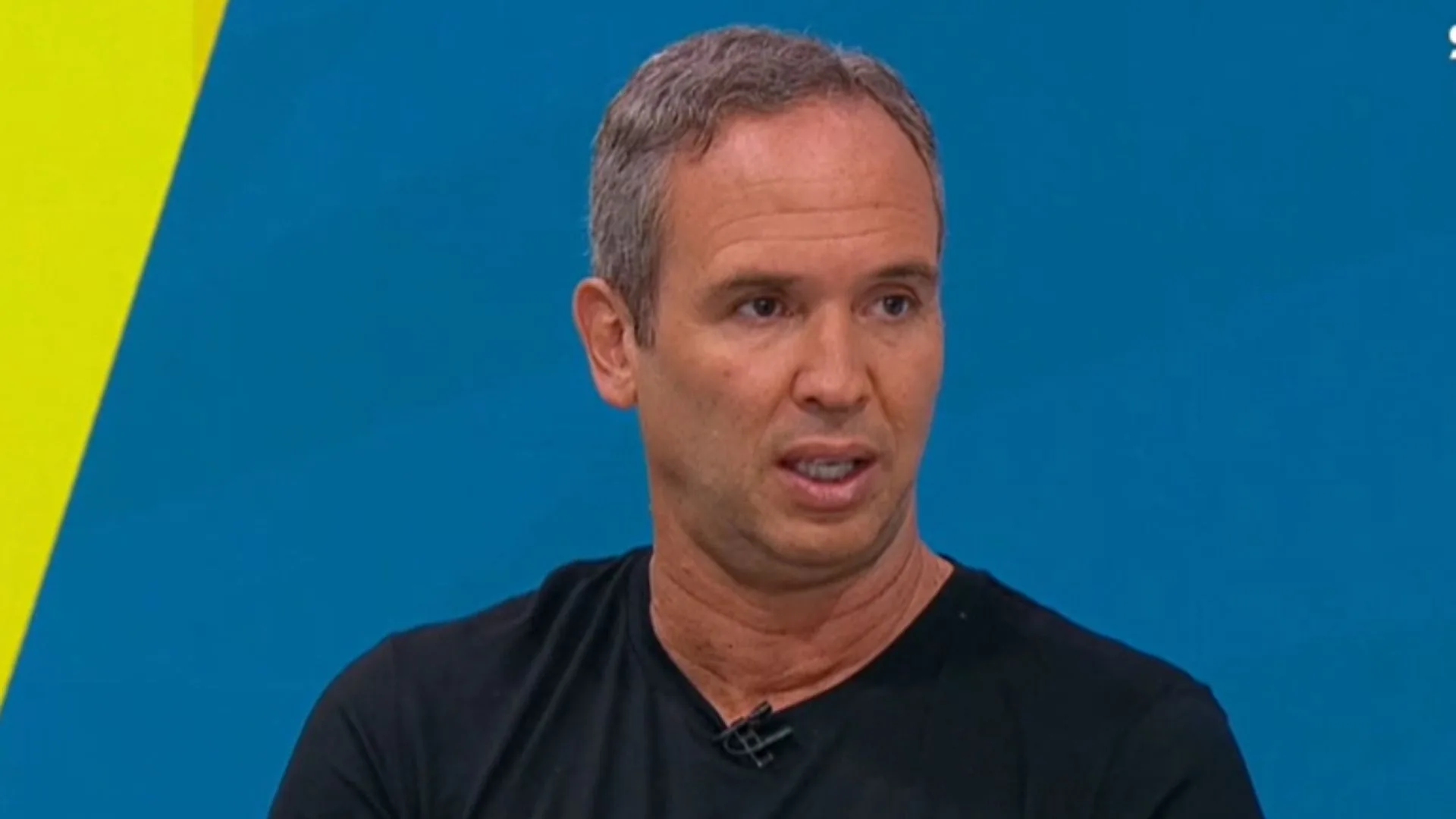 Caio Ribeiro indica meia extraordinário no Brasil: “Completo”