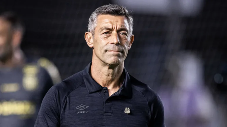 Caixinha se irrita com atacante do Santos e quer Deivid Washington, também alvo do Palmeiras