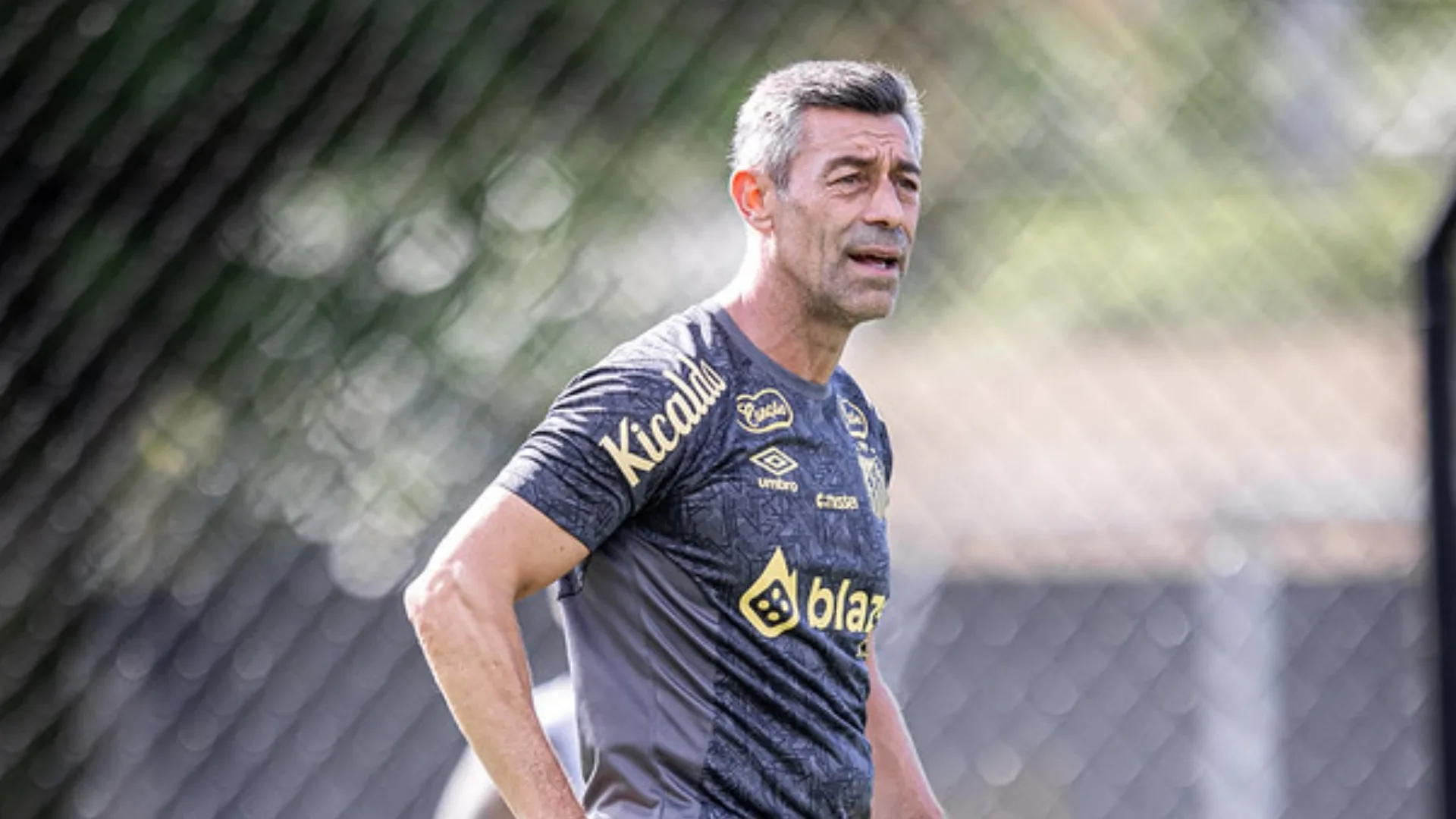 Caixinha define dois grupos no Santos e elenco deve ter dispensas; veja situação