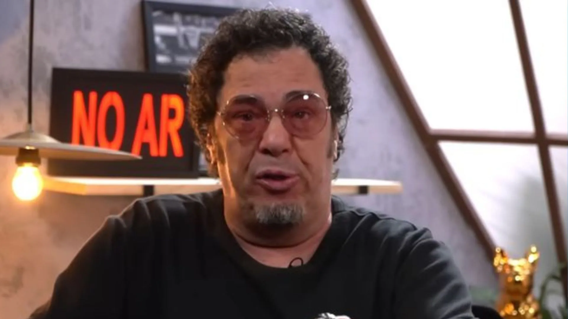 Casagrande indica torcida sofrida no futebol brasileiro: “Pacote muito pesado” 