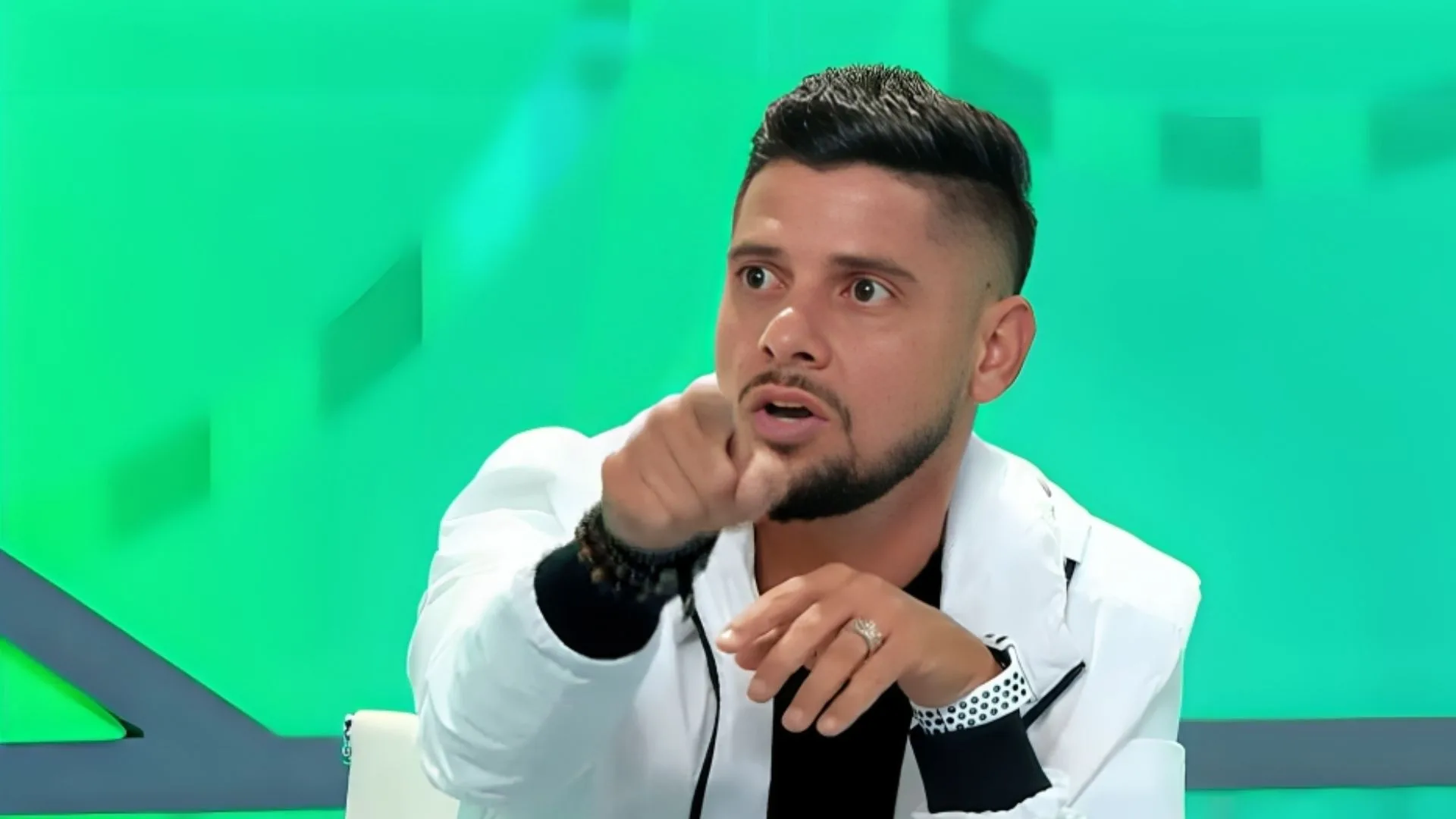 Cicinho crava melhor reforço do Brasil em 2025: “Vai dar show”