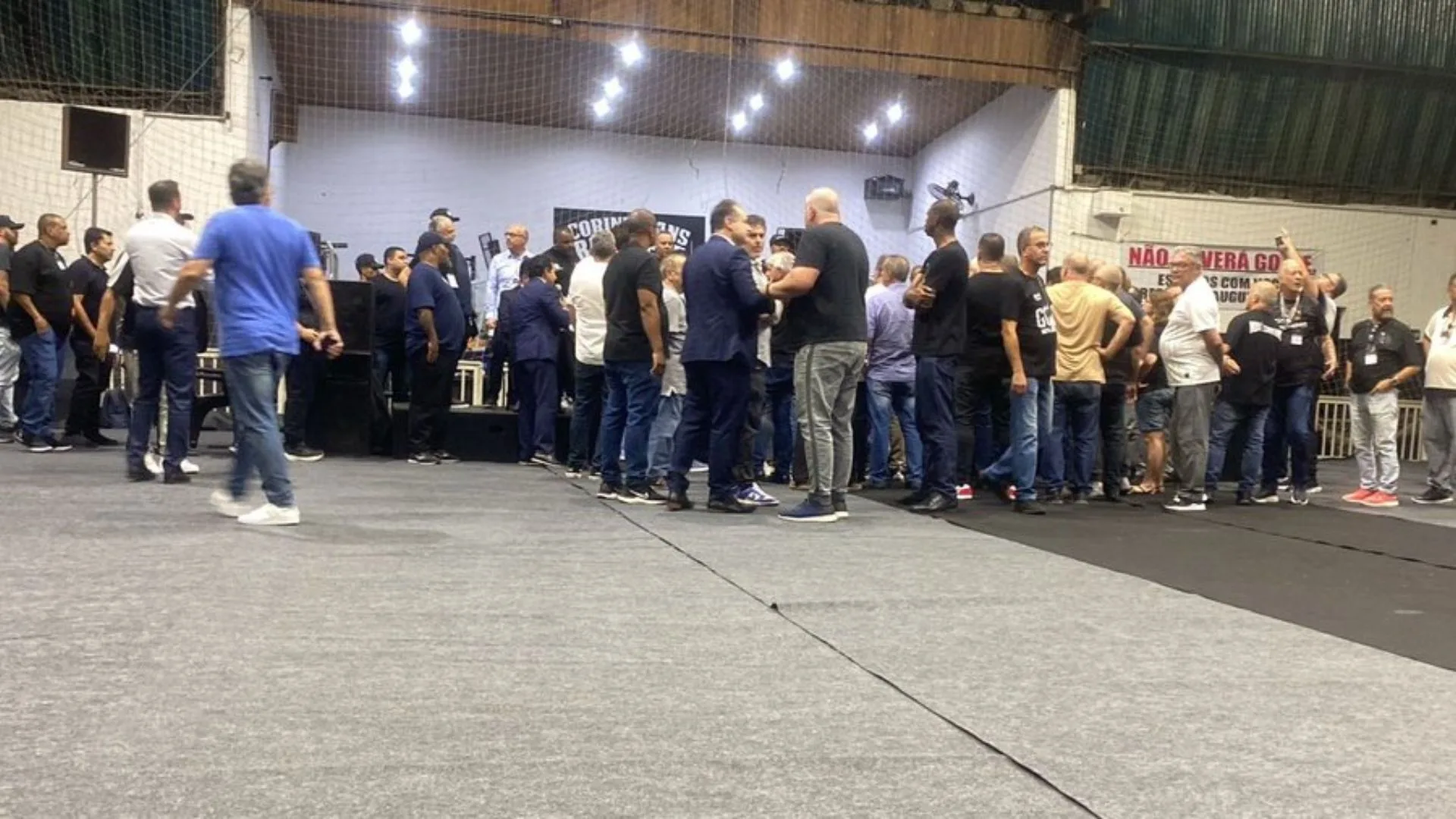 Confusão, agressões e mais; saiba o que aconteceu na votação de impeachment de Augusto Melo, presidente do Corinthians