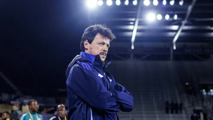 Cruzeiro informa demissão do técnico Fernando Diniz Cruzeiro informa demissão do técnico Fernando Diniz