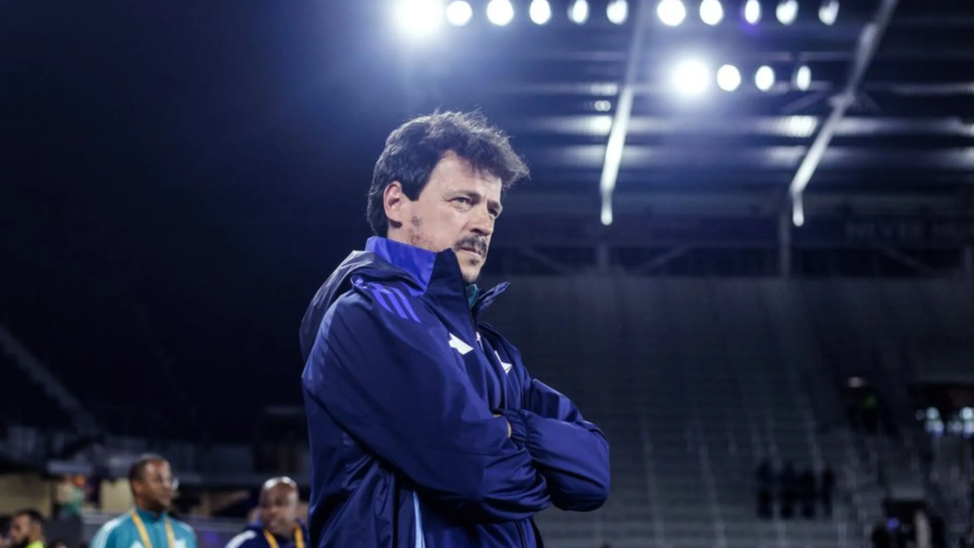 Cruzeiro informa demissão do técnico Fernando Diniz