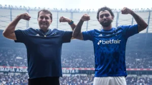 Mauro Beting comenta feito histórico do Cruzeiro: “Nunca aconteceu no futebol”