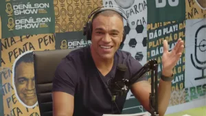 Denílson crava estádio diferenciado no Brasil hoje: “Bonito demais”