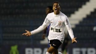 Denner, lateral-esquerdo do Corinthians (Rodrigo Gazzanel / Corinthians)