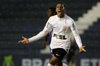 Denner, lateral-esquerdo do Corinthians