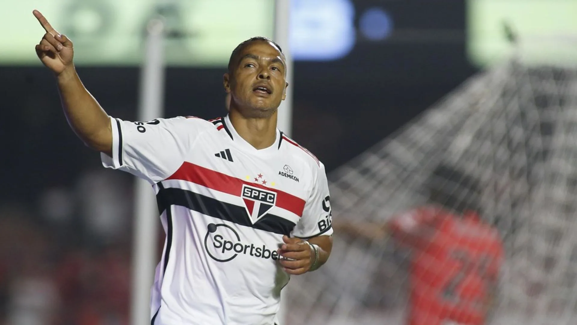 Dodô elege dois atacantes com status de “fenômeno” no Brasil 